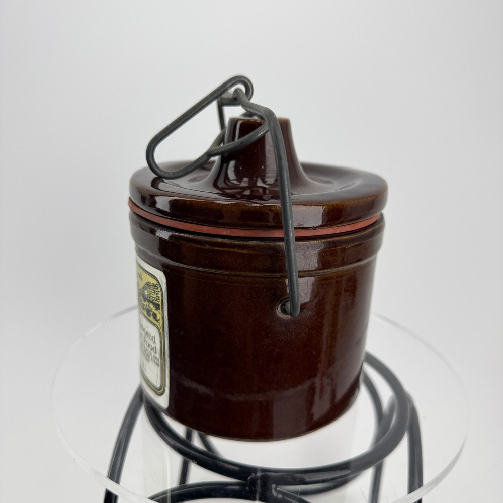 Vintage 1981 Century Pride Wisconsin Bacon Cheese Stoneware Crock with Wire Bail - Picture 2 of 11
